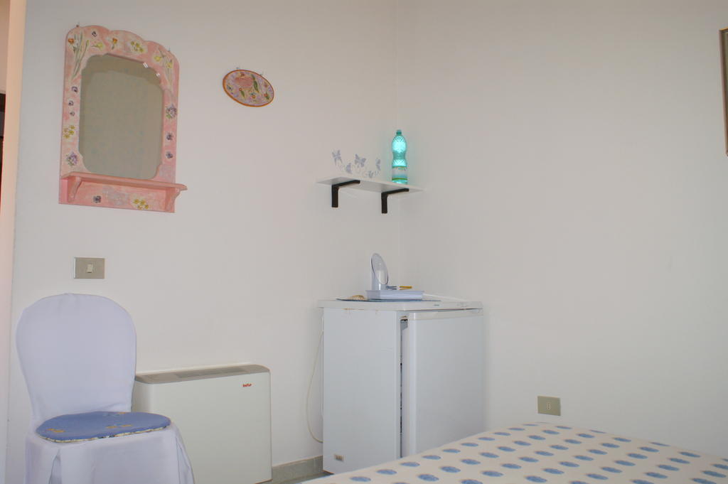 Tharros B&B San Giovanni di Sinis Room photo
